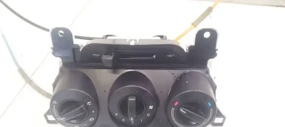 Mazda 2 Climate control unit UDF71 8F16
