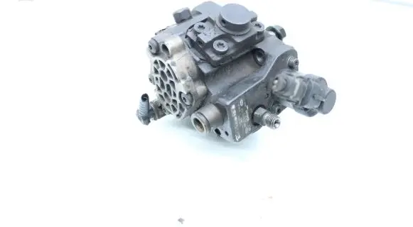 Hyundai i30 Fuel injection high pressure pump 331002A410
