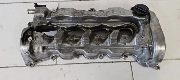 Honda CR-V Rocker cam cover 