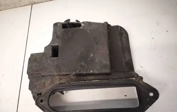 Volkswagen PASSAT B5.5 Fuse box cover 8D1907355B