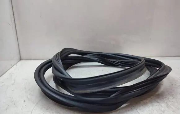 Mercedes-Benz CLS C218 X218 Front door rubber seal 