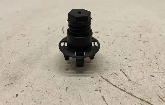 BMW 3 G20 G21 Fender mounting bracket 7348121