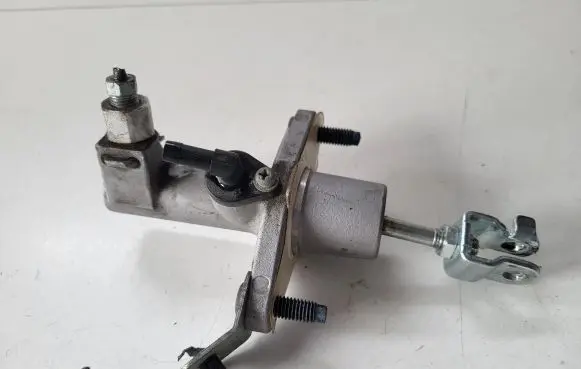Honda Civic X Clutch slave cylinder 
