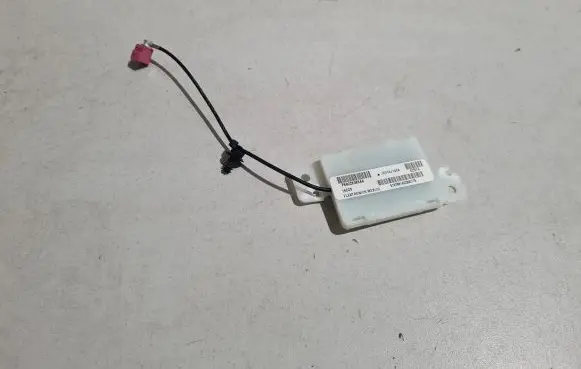 Maserati Ghibli Interior comfort aerial antenna P68226365AA