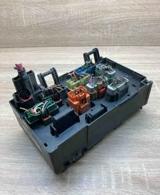Chrysler Voyager Fuse module P05144505AB 199400604