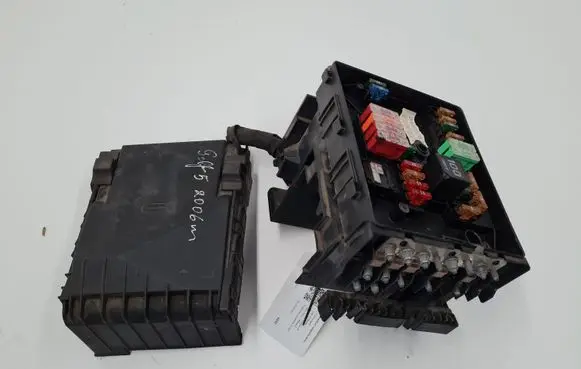 Volkswagen Golf V Fuse module 1K0937125A