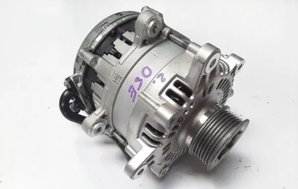 Volkswagen Golf VIII Generator/alternator OE.