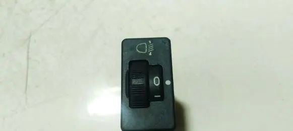 Nissan Almera Headlight level height control switch