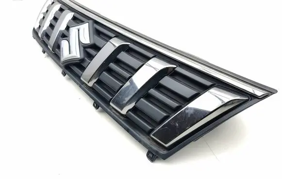 Suzuki Vitara (LY) Front bumper upper radiator grill 7212186R0