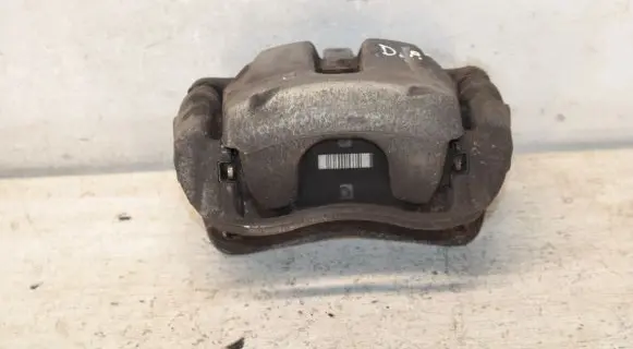 Toyota C-HR I Front brake caliper 9185