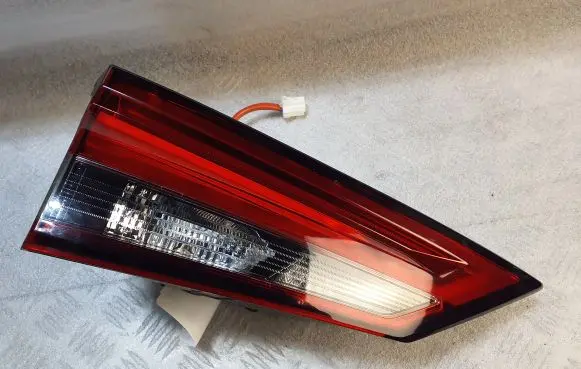 Nissan Qashqai J12 Tailgate rear/tail lights 2268D02F 265556UN1A