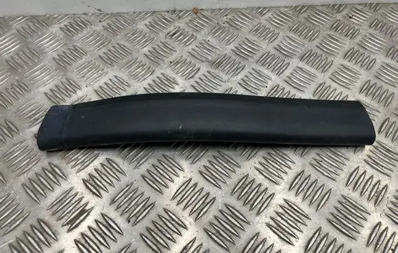 BMW X5 G05 Engine compartment rubber 7425427