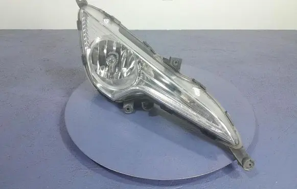 Hyundai i40 Front fog light 92202-3Z010