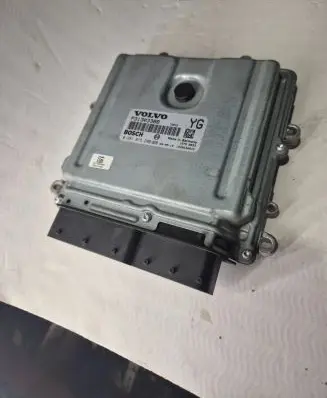 Volvo S80 Engine control unit/module P31303388 1039S30872 0281015286