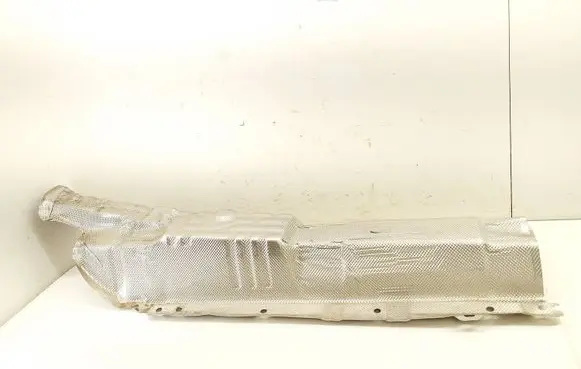 Renault Captur II Heat shield in engine bay 747517740R