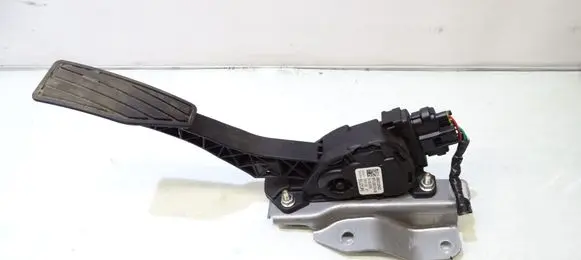 Suzuki Alto Accelerator throttle pedal 49400-68K40