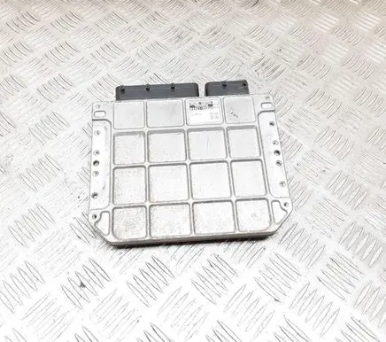Toyota Avensis T270 Engine control unit/module 8966105D22 MB2759001921