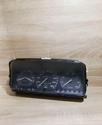 Volkswagen PASSAT B4 Speedometer (instrument cluster) 81117788 1J0008849001
