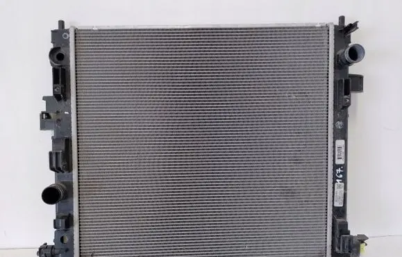 Chevrolet Camaro Coolant radiator 84392565