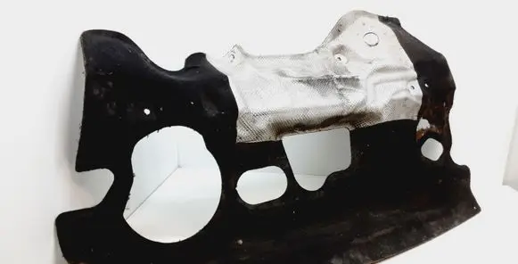 Volvo XC90 Heat shield in engine bay 