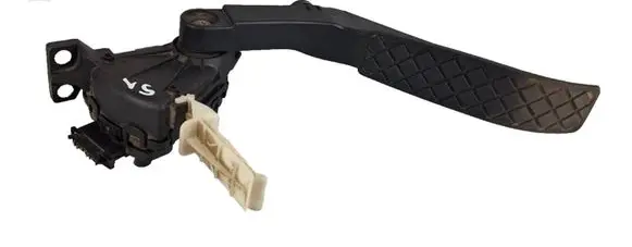 Volkswagen Touareg I Accelerator throttle pedal 7L6723507