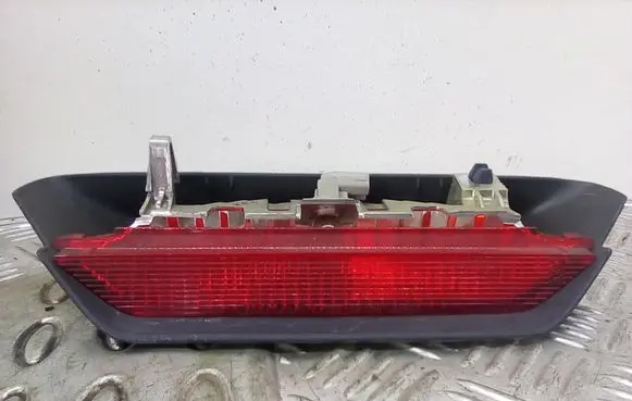 Toyota Yaris Third/center stoplight 52008