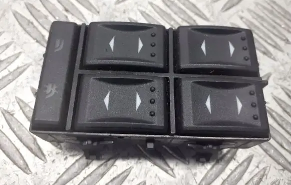 Ford Mondeo Mk III Front door window switch trim 1S7T14A132BE