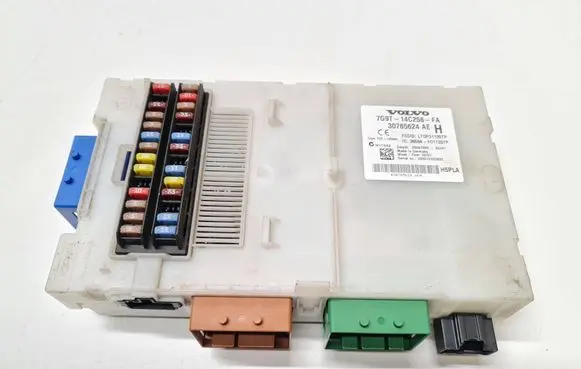 Volvo XC70 Fuse module 7G9T14C256FA 3659AF01125TP 30765624AE