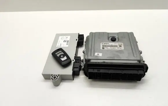 BMW 5 F10 F11 Engine ECU kit and lock set 8513169 DDE8513169 0281017635