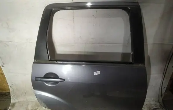 Mitsubishi Outlander Rear door pilkos