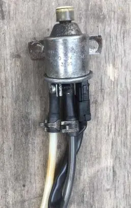 Mercedes-Benz E W123 Turbo solenoid valve 72064900