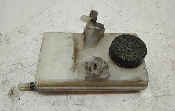Citroen C4 I Picasso Brake fluid reservoir 03355815053