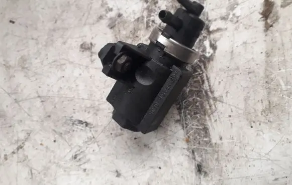 Mitsubishi Space Star Vacuum valve 30618057