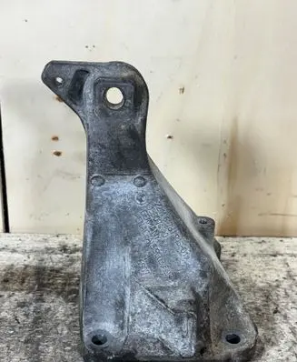 BMW 1 E81 E87 Engine mounting bracket 6781916 22116781916