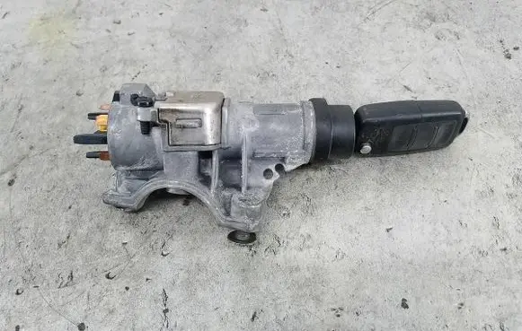 Volkswagen PASSAT B5.5 Ignition lock 4B0905851G