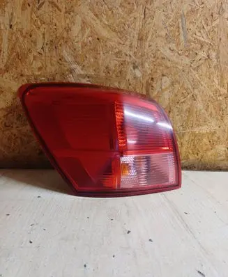 Nissan Qashqai+2 Rear/tail lights E205090