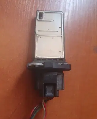 Nissan Juke I F15 Mass air flow meter 226807S000