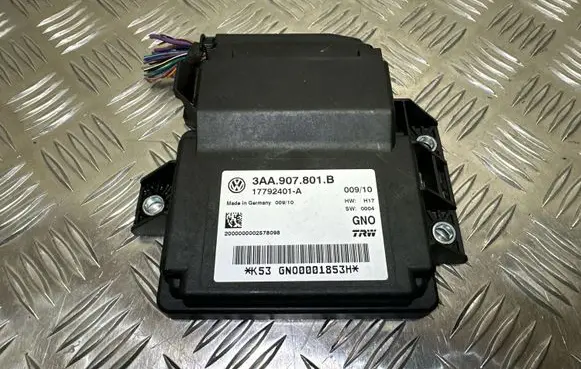 Volkswagen Tiguan Hand brake control module 3AA907801B