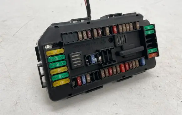BMW 2 F22 F23 Fuse module 9389068