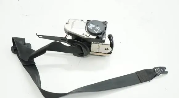 Volkswagen PASSAT B8 Front seatbelt