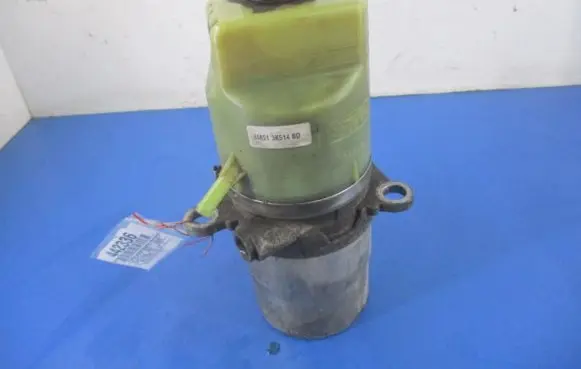 Ford Focus C-MAX Power steering pump 4M513K514BD