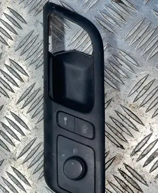 Volkswagen Polo IV 9N3 Electric window control switch 6Q1837247G