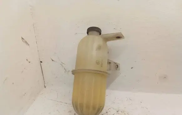 Toyota Hilux (AN10, AN20, AN30) Coolant expansion tank/reservoir cap 