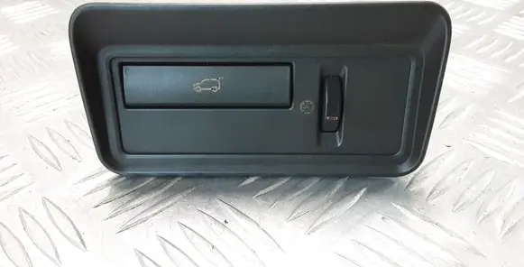Land Rover Evoque I Tailgate opening switch BJ3211654BB