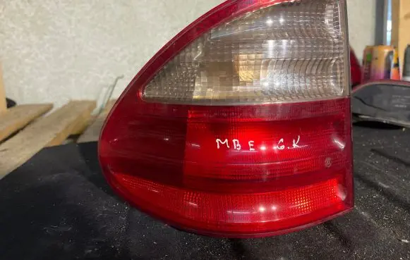 Mercedes-Benz E W210 Rear/tail lights A2108205364 024901011