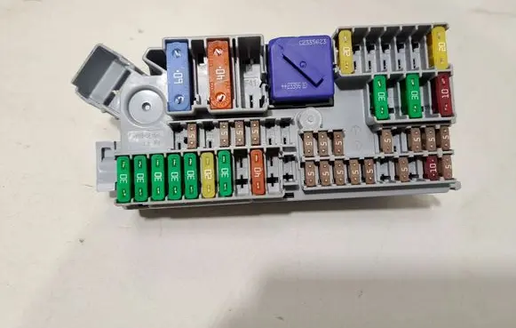BMW X3 G01 Fuse module 6807487 4525944