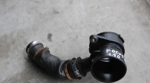Ford Focus Air intake hose/pipe AV616C784AF