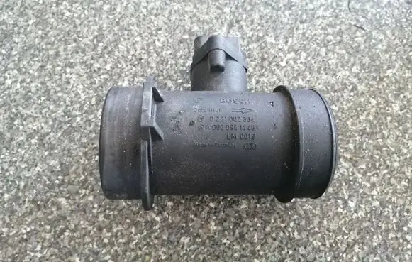 Mercedes-Benz C W202 Mass air flow meter 0281002384