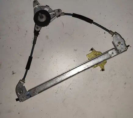 Rear door manual window regulator