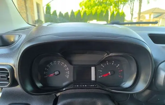 Opel Combo E Speedometer (instrument cluster)